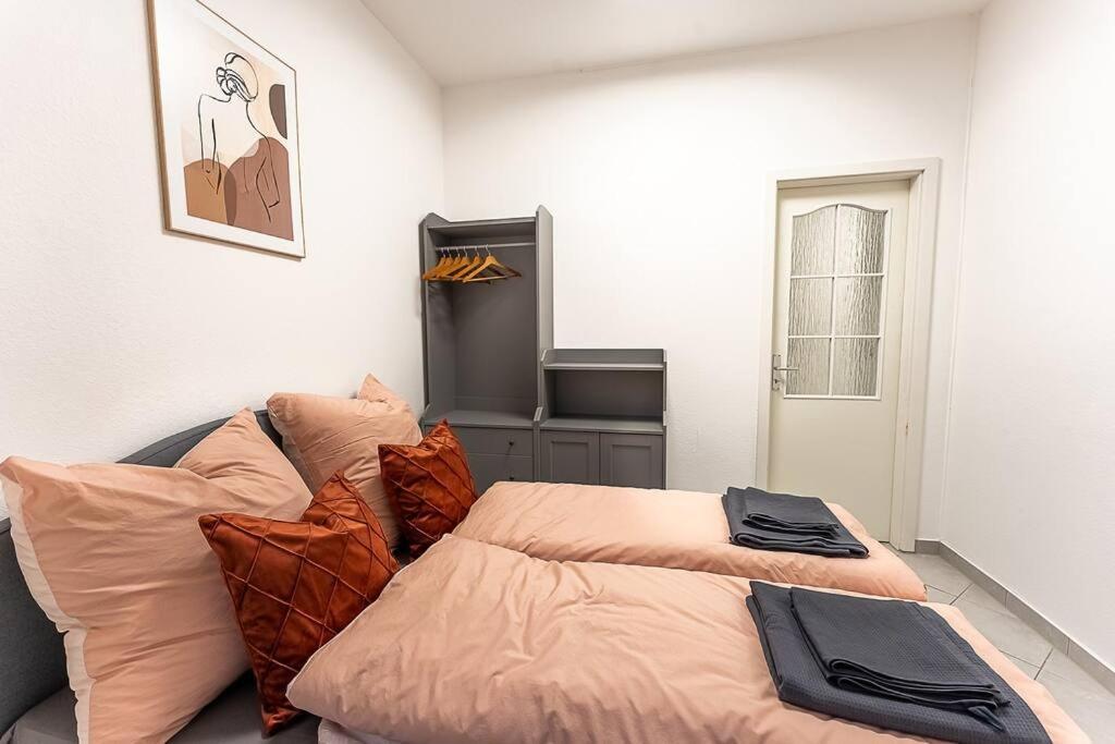 Loft Mit Billard-Tisch Und Ps4 Apartment Вупертал Екстериор снимка